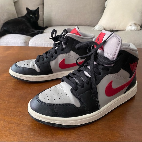 Nike Air Jordan High Top Women’s Sneakers Black Burgundy Grey 9 Kicks - Picture 2 of 10